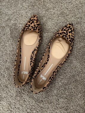 MIA Pointed Toe Leopard Print Flats in Tan and Black size 10